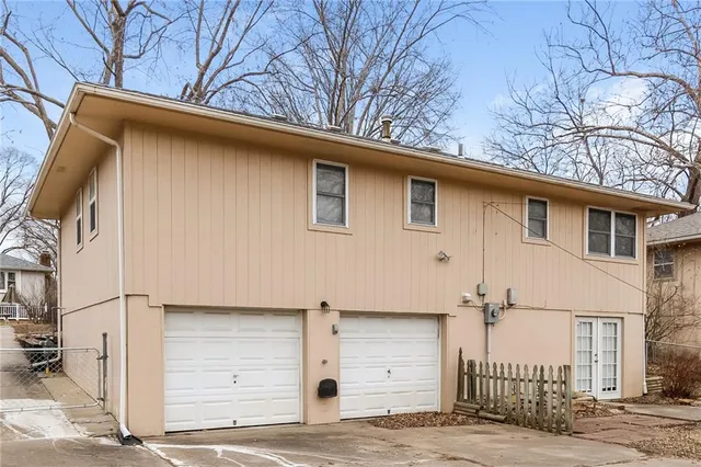 $1,680 | 201 South Ellison Way, Independence, MO 64050