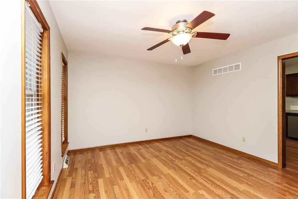 201 South Ellison Way Independence, MO 64050 - Photo 3 of 17