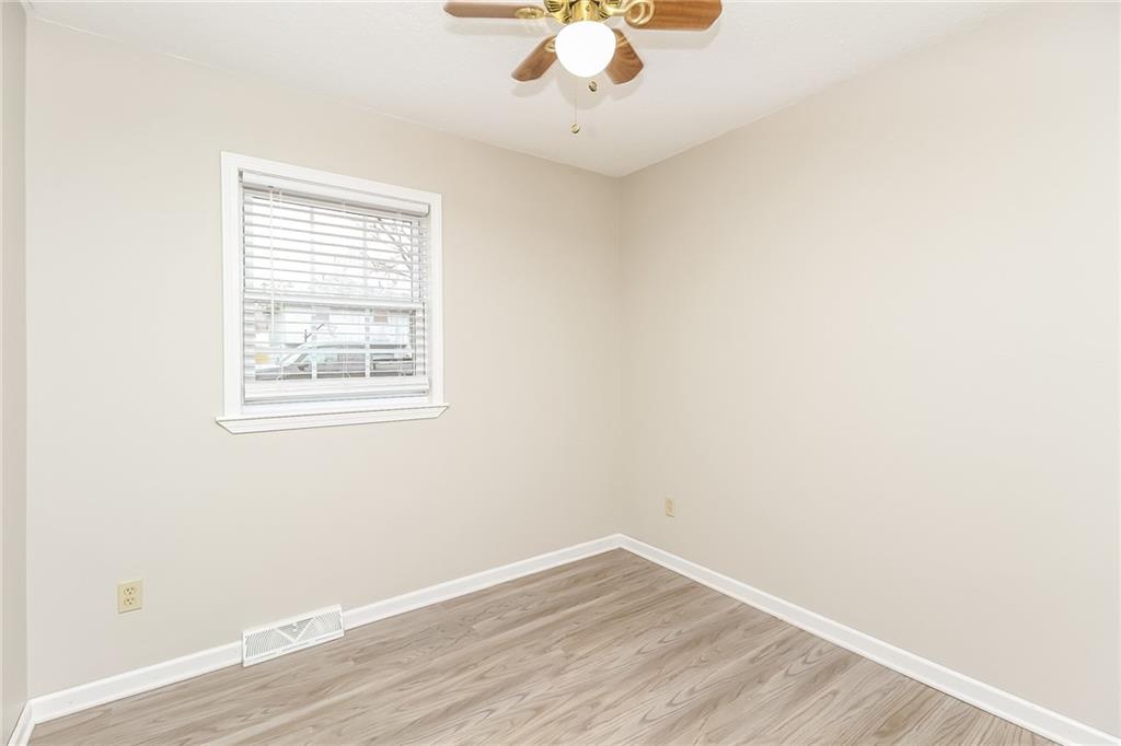 201 South Ellison Way Independence, MO 64050 - Photo 10 of 17