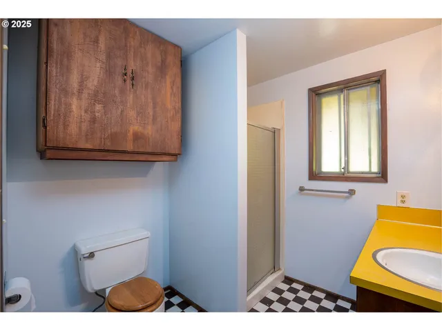 a bathroom with a toilet