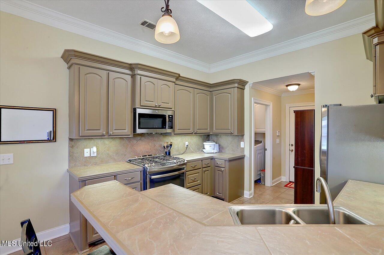505 Springhill Place Brandon, MS 39047 - Photo 11 of 27 22-505 Springhill Pl
