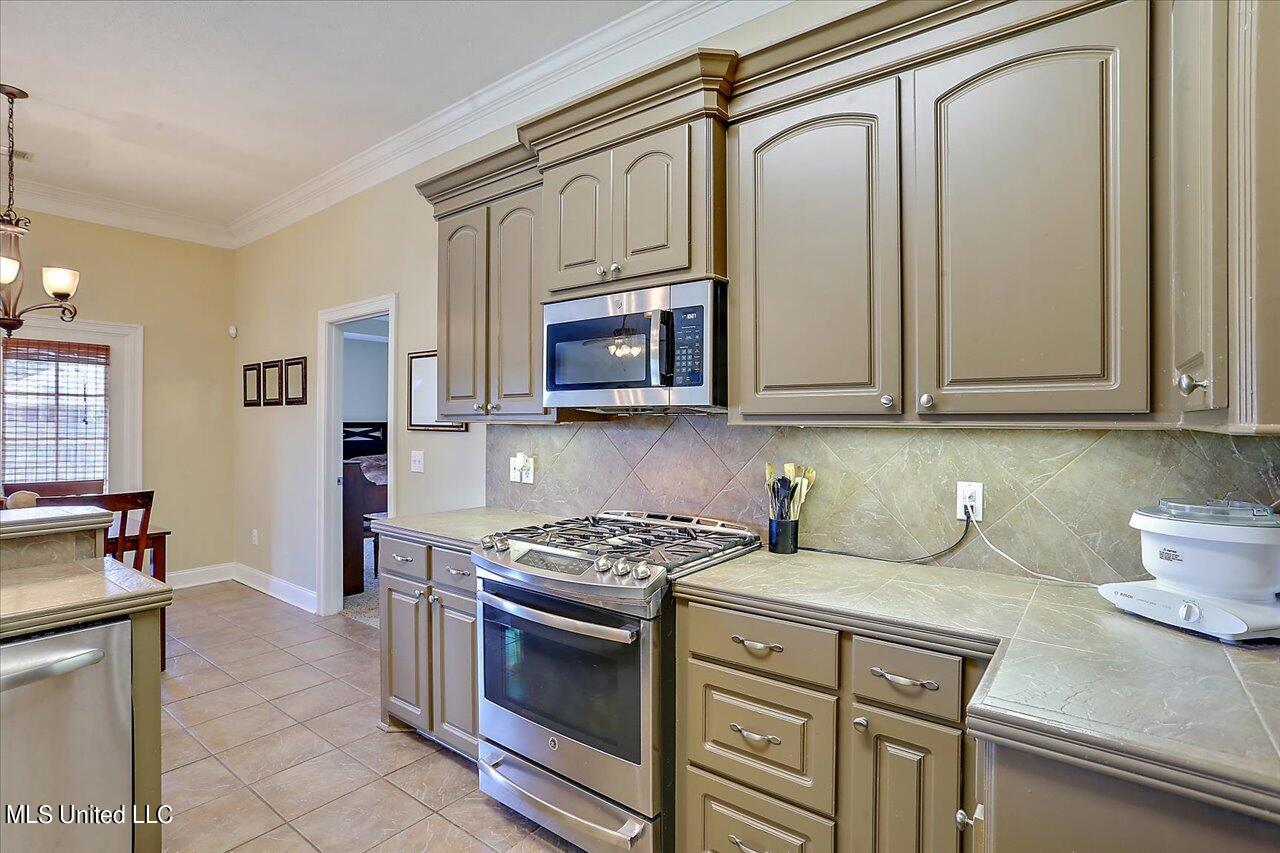 505 Springhill Place Brandon, MS 39047 - Photo 13 of 27 23-505 Springhill Pl