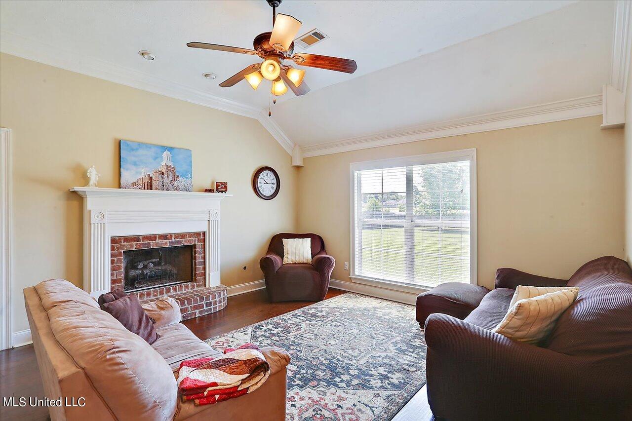 505 Springhill Place Brandon, MS 39047 - Photo 5 of 27 05-505 Springhill Pl