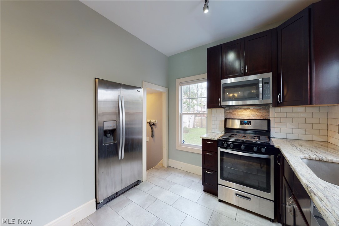 12892 Cedar Road Cleveland, OH 44118 - Photo 9 of 34 Gallery Image 9