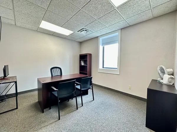 $3,000 | 125 West Lincoln Avenue, Unit SUITE 3, Fergus Falls, MN 56537