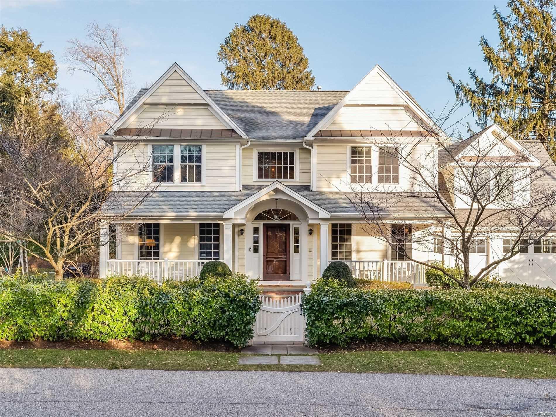 2 Coot Road Locust Valley, NY 11560 - Photo 1 of 1 Front of the house