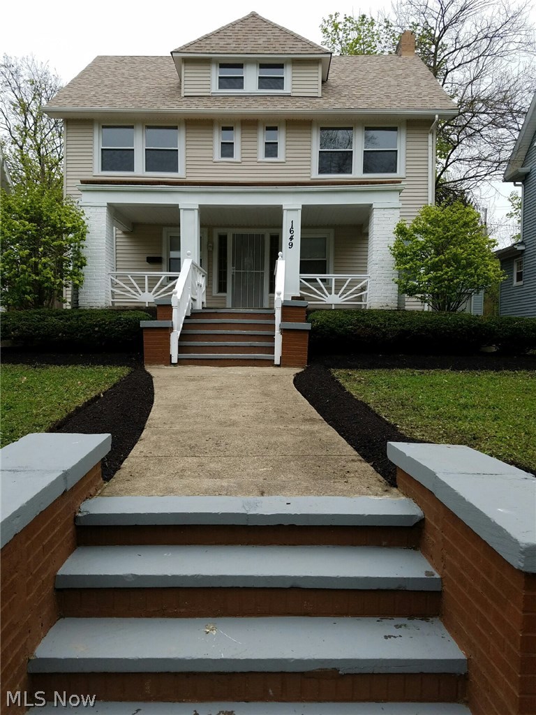 1649 Cumberland Road Cleveland, OH 44118 - Photo 2 of 18 Gallery Image 2