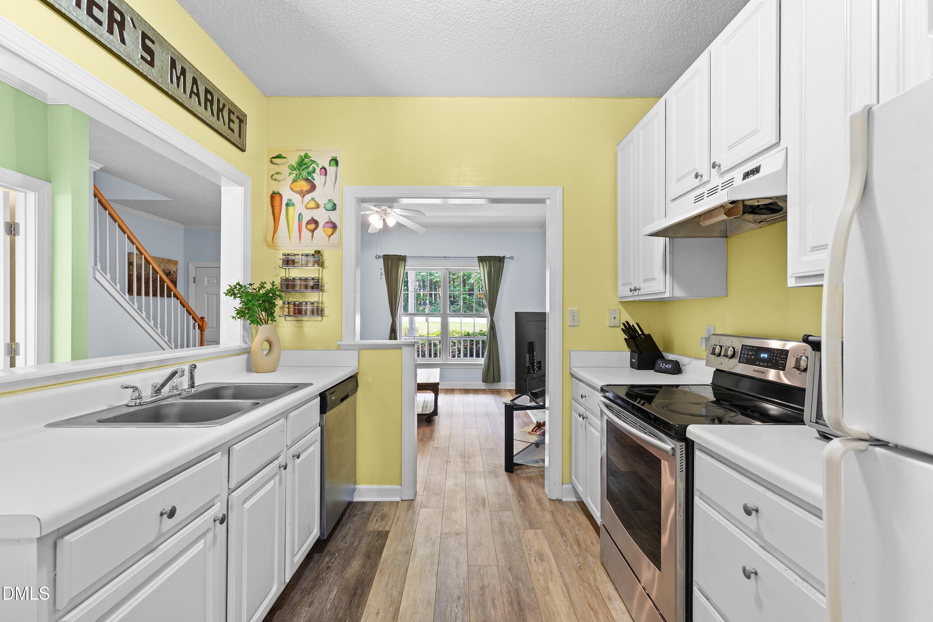 5408 Westgate Road Raleigh, NC 27617 - Photo 11 of 30 13-5408 Westgate Rd_5223