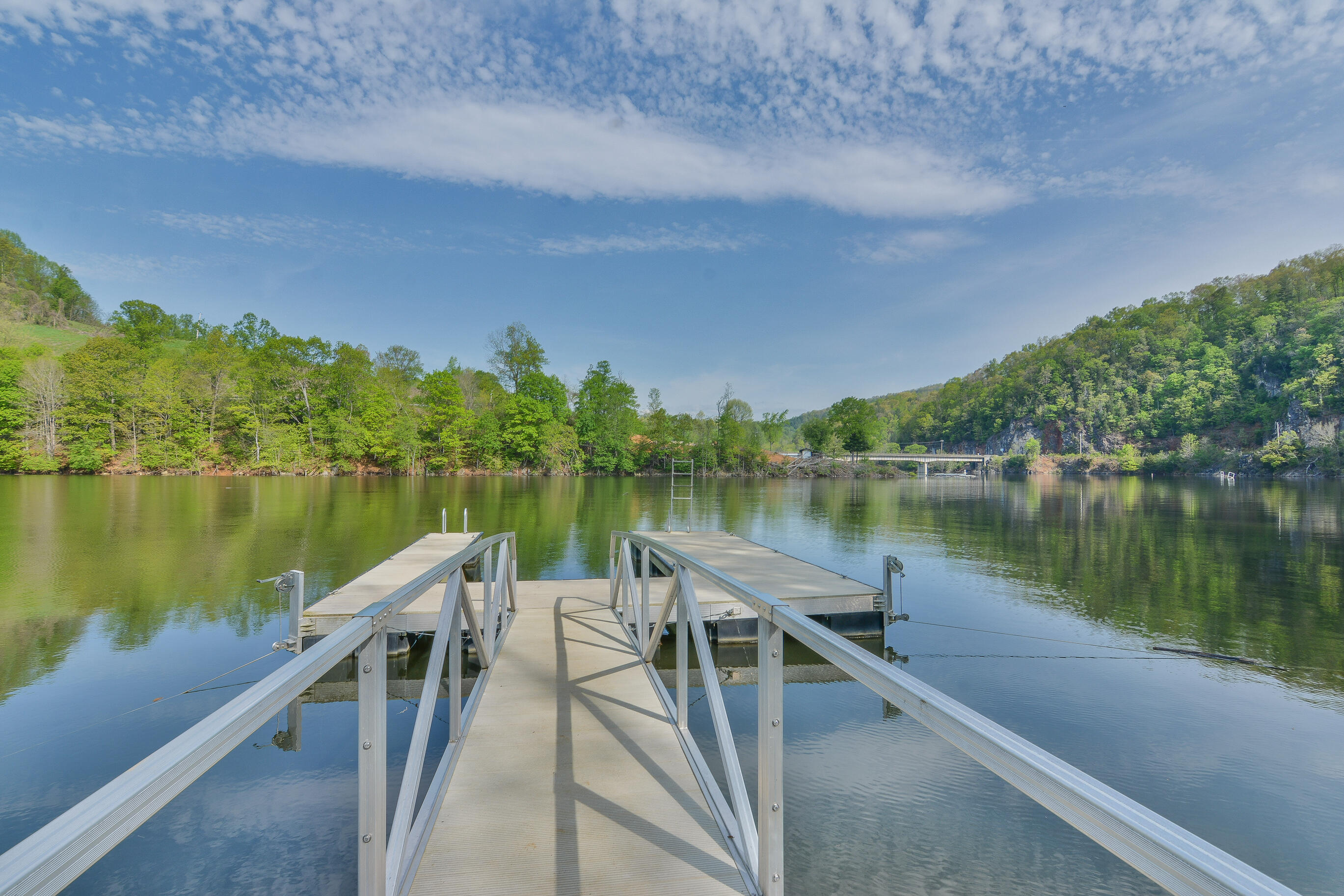 3219 Draft Road Butler, TN 37640 - Photo 2 of 50 PRIVATE BOAT DOCK ON WATUAGA LAKE!