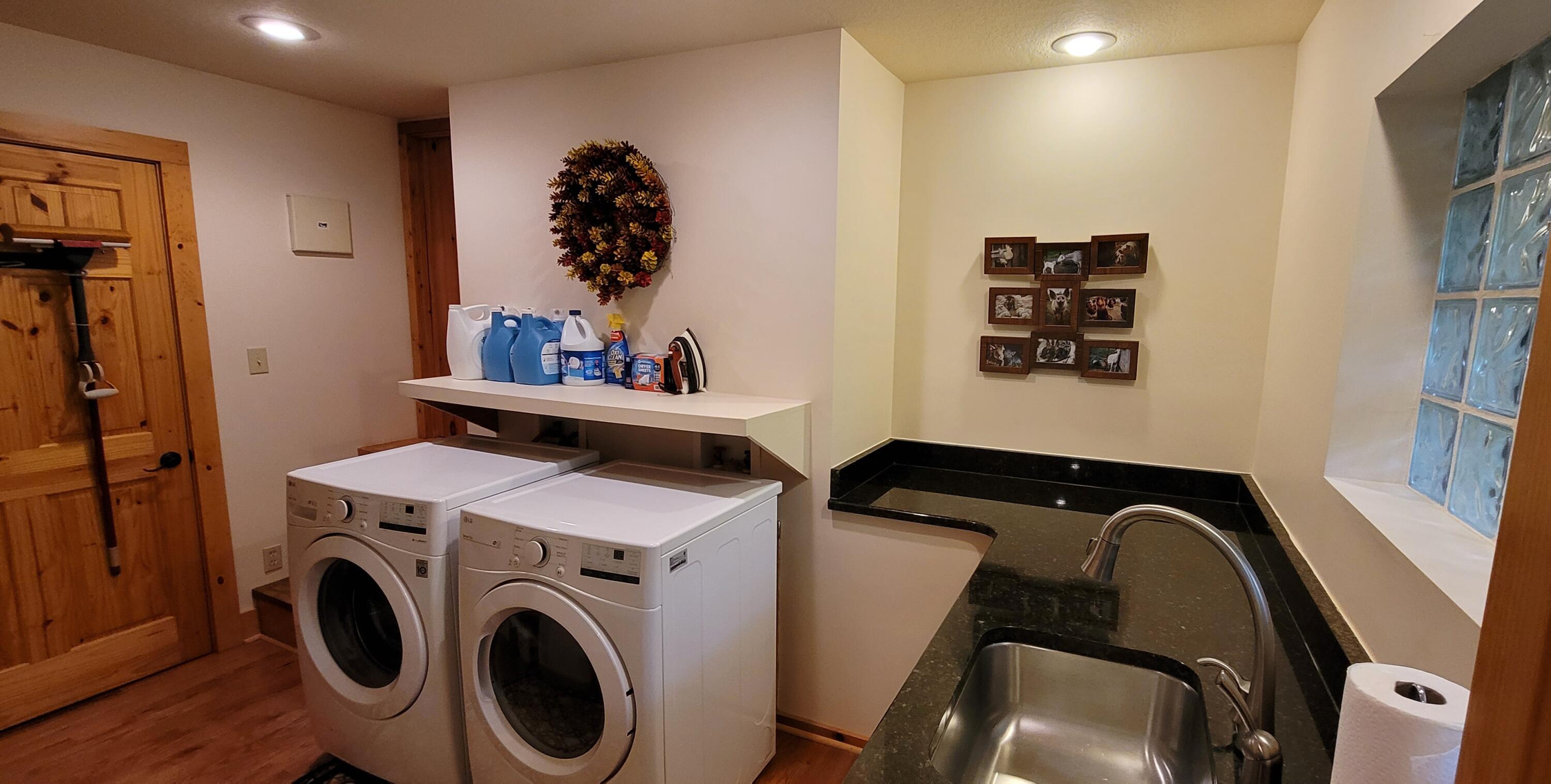 3219 Draft Road Butler, TN 37640 - Photo 32 of 50 SINK & GRANITE COUNTERTOP