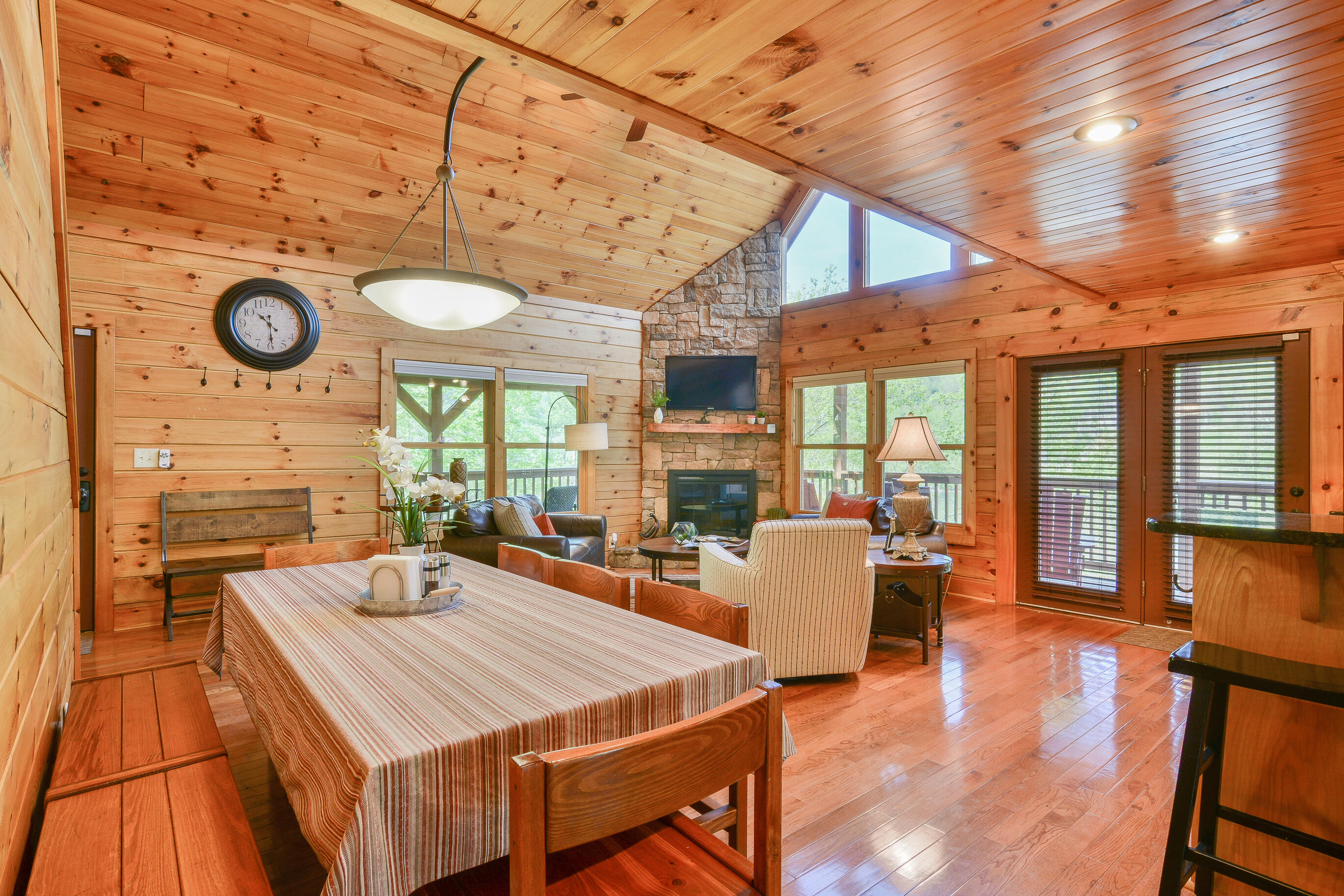 3219 Draft Road Butler, TN 37640 - Photo 10 of 50 LARGE DINING TABLE