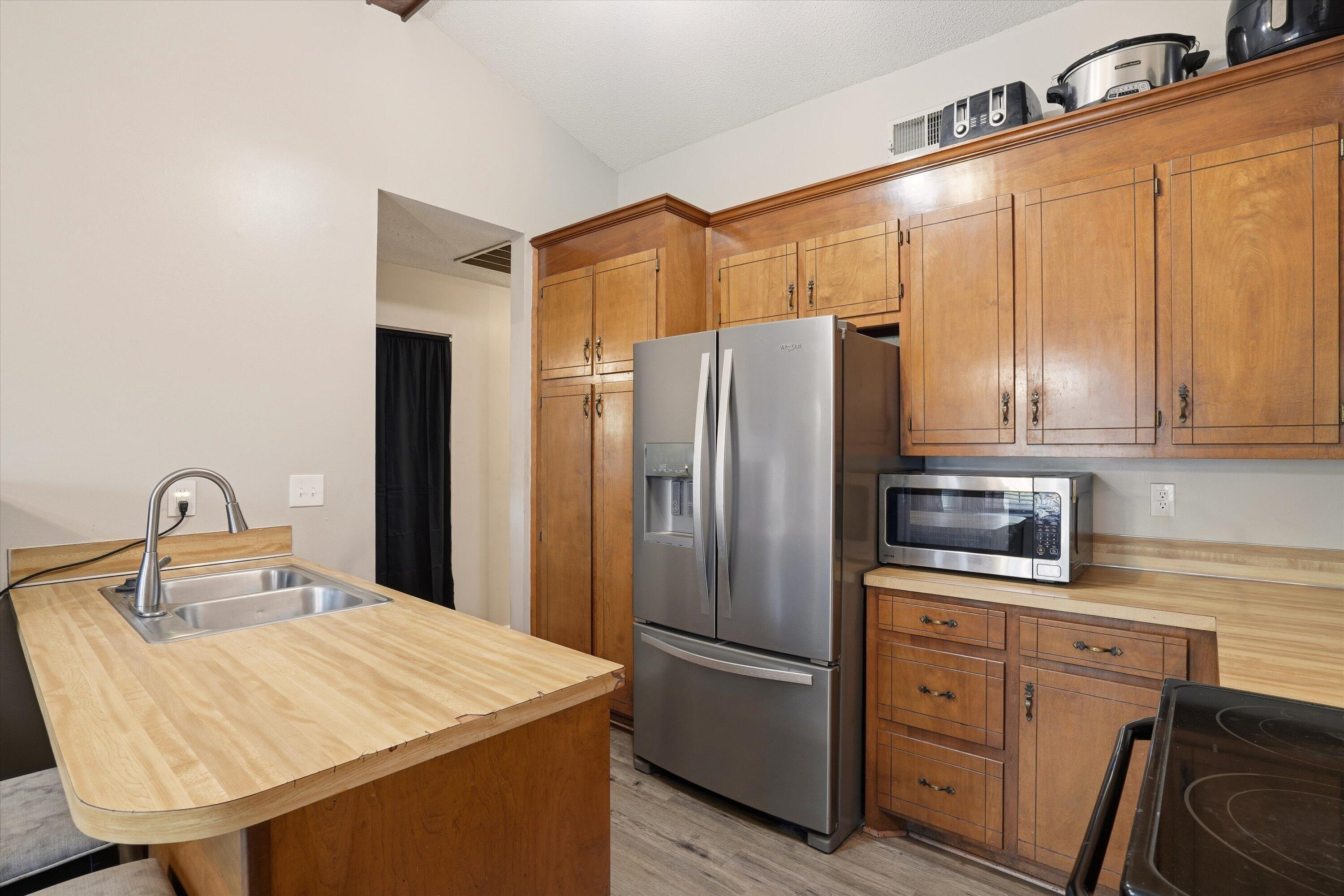 102 Moccasin Court Summerville, SC 29486 - Photo 16 of 28 kitchen
