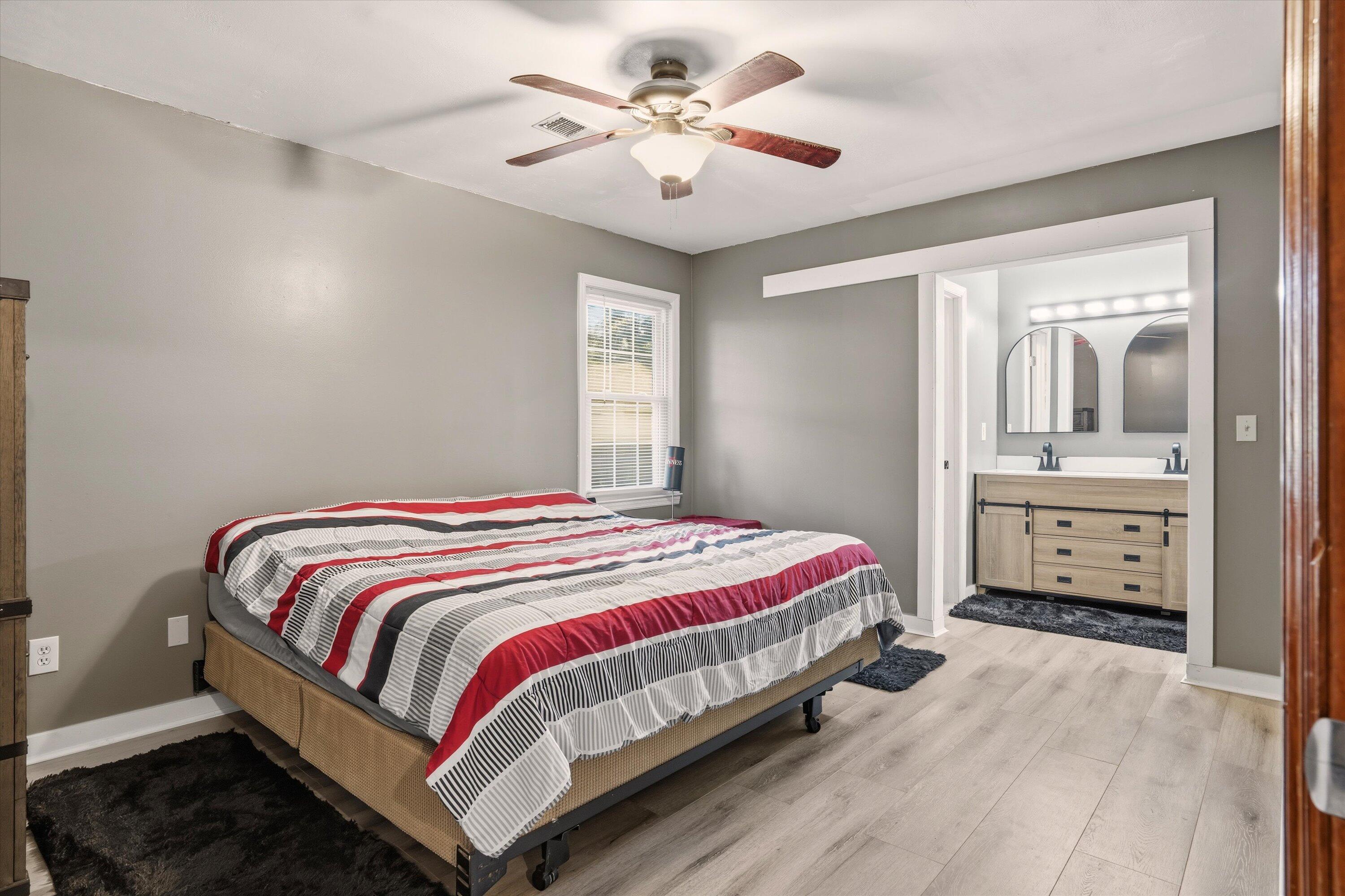 102 Moccasin Court Summerville, SC 29486 - Photo 17 of 28 Primary suite