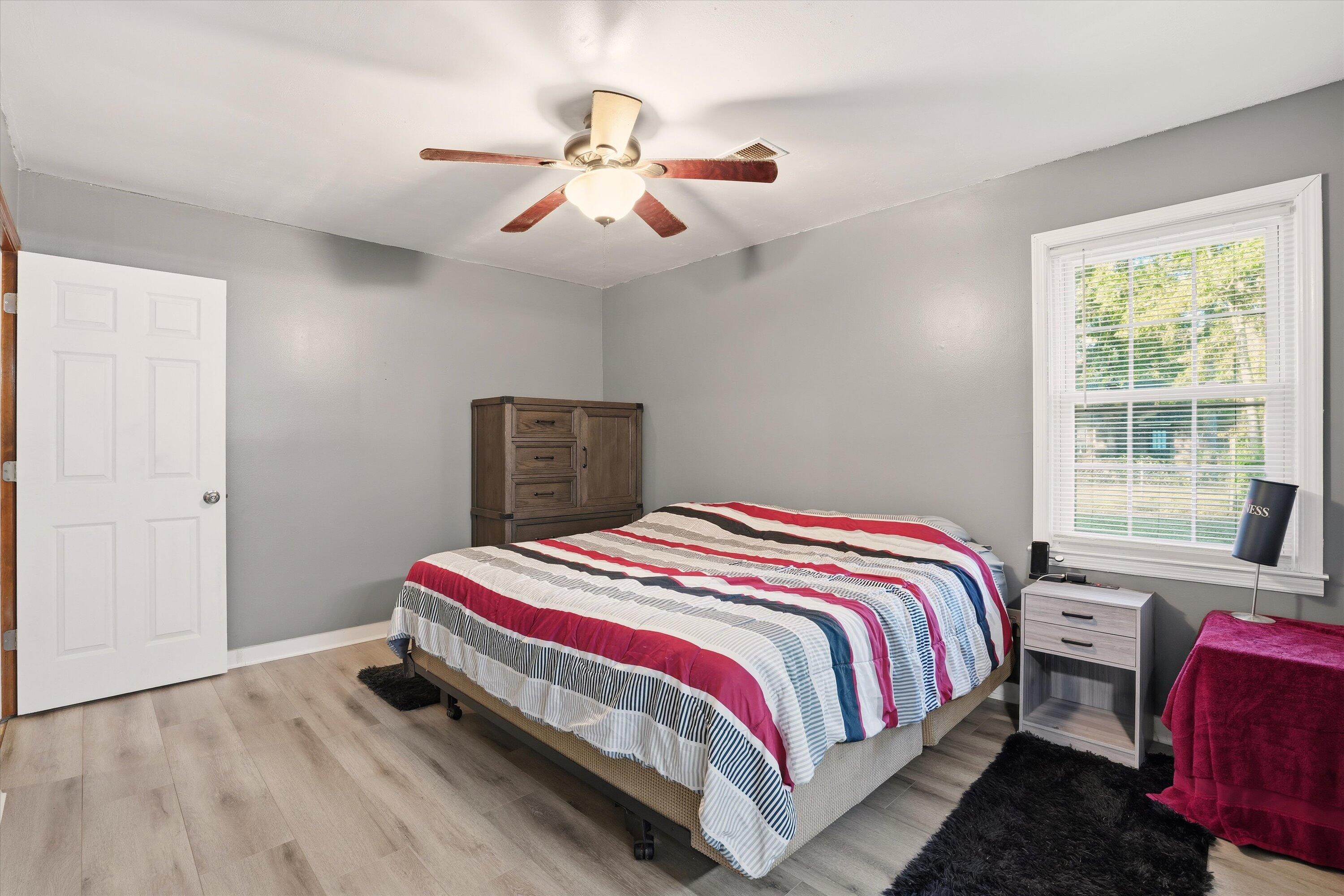 102 Moccasin Court Summerville, SC 29486 - Photo 18 of 28 primary suite