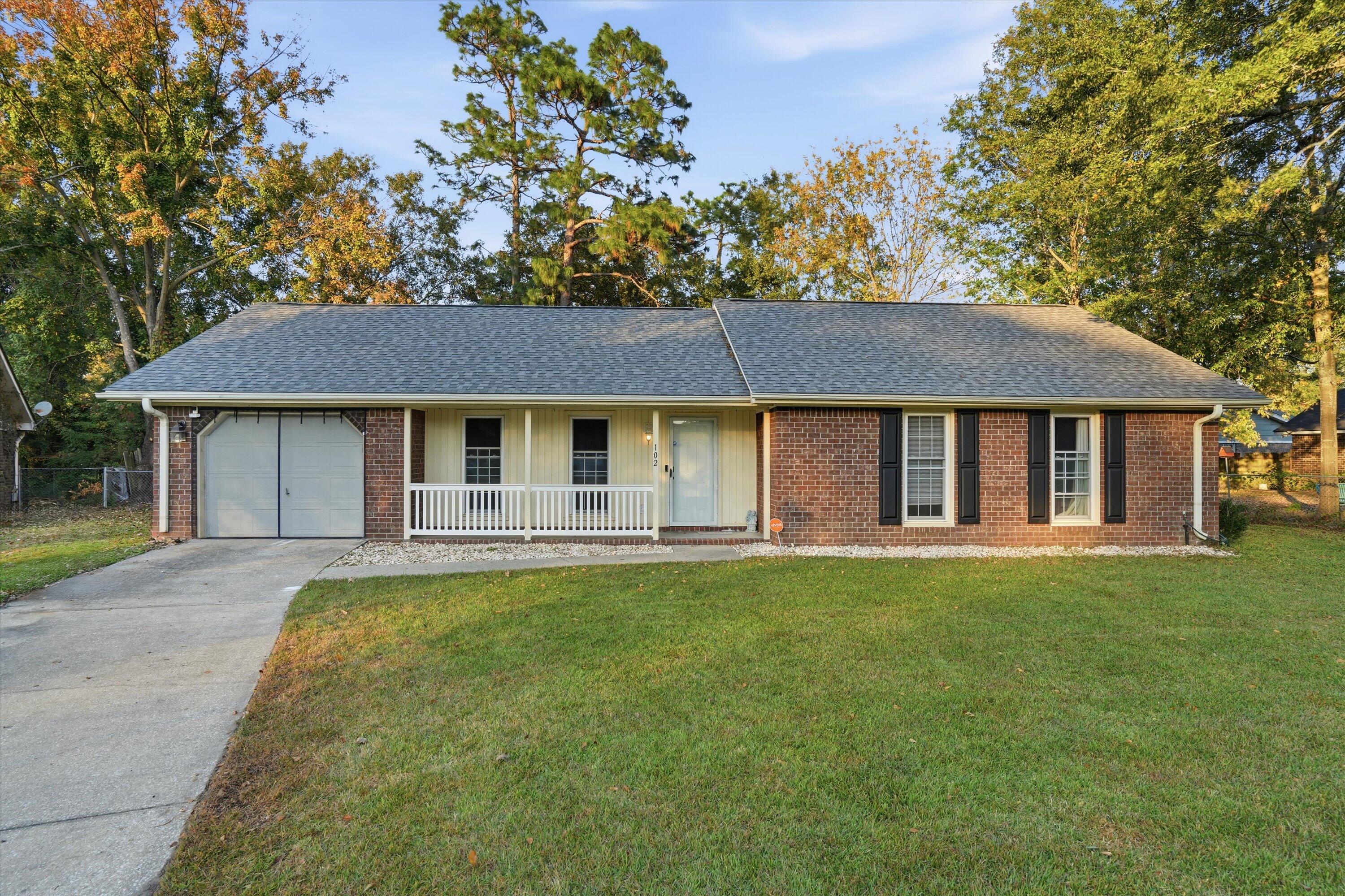 102 Moccasin Court Summerville, SC 29486 - Photo 2 of 28 Welcome Home!