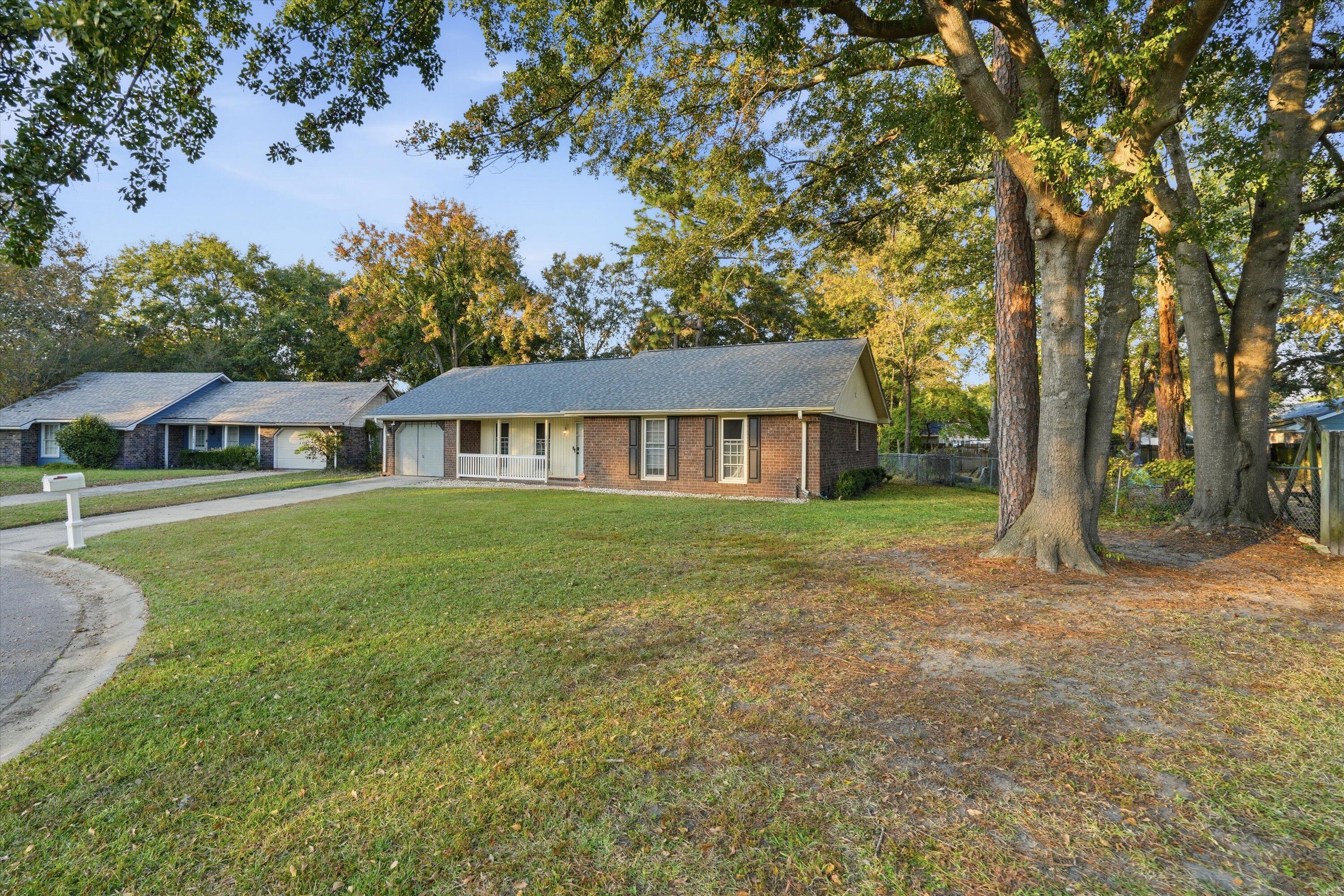 102 Moccasin Court Summerville, SC 29486 - Photo 4 of 28 Spacious yard