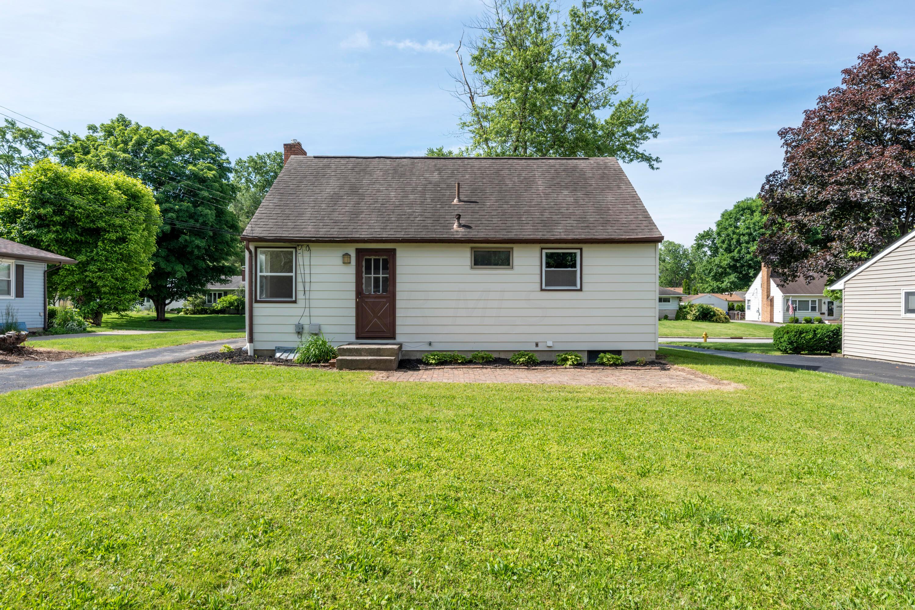 2434 Woodstock Road Columbus, OH 43221 - Photo 43 of 51 MAR_9038