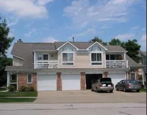 $2,800 | 1042 Courtland Drive, Buffalo Grove, IL 60089