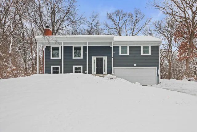 $450,000 | W9515 Highway 18, Cambridge, WI 53523