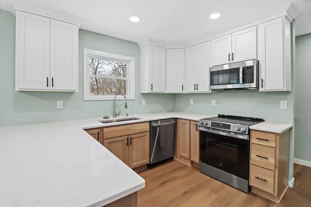 $450,000 | W9515 Highway 18, Cambridge, WI 53523