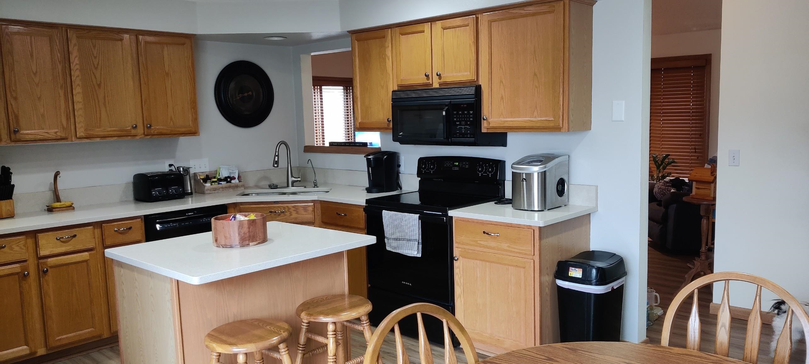 3225 Blueberry Lane Appleton, WI 54915 - Photo 2 of 27