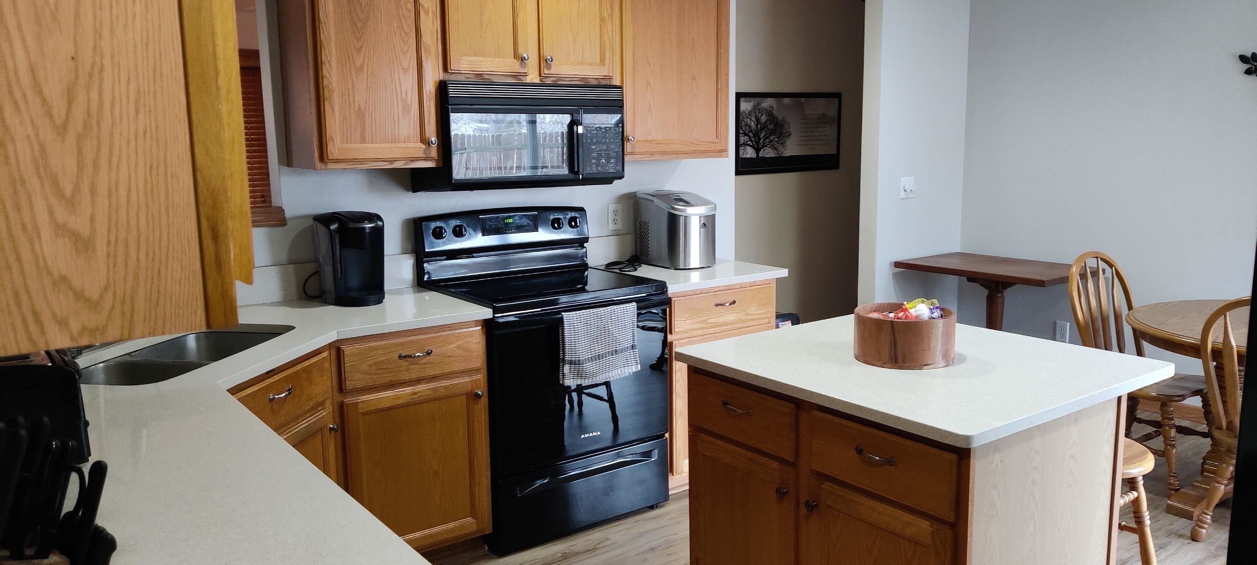 3225 Blueberry Lane Appleton, WI 54915 - Photo 4 of 27