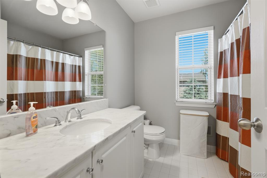 46604 Aarons Way Canton, MI 48188 - Photo 27 of 38