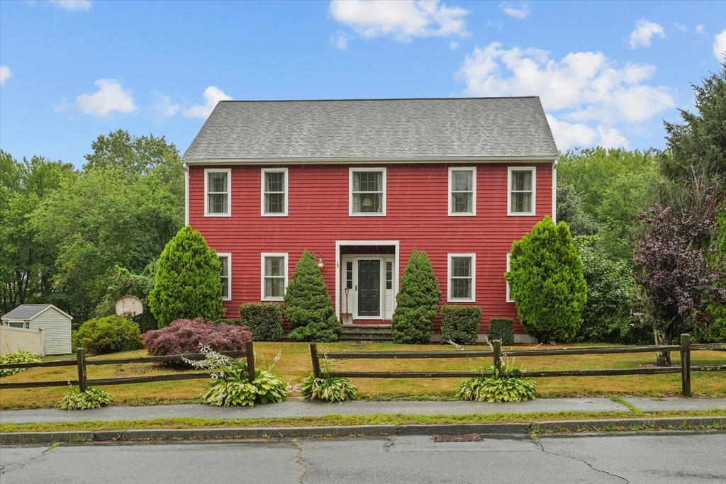 39 Harriman Road Hudson, MA 01749 - Photo 1 of 36 Gallery Image 1