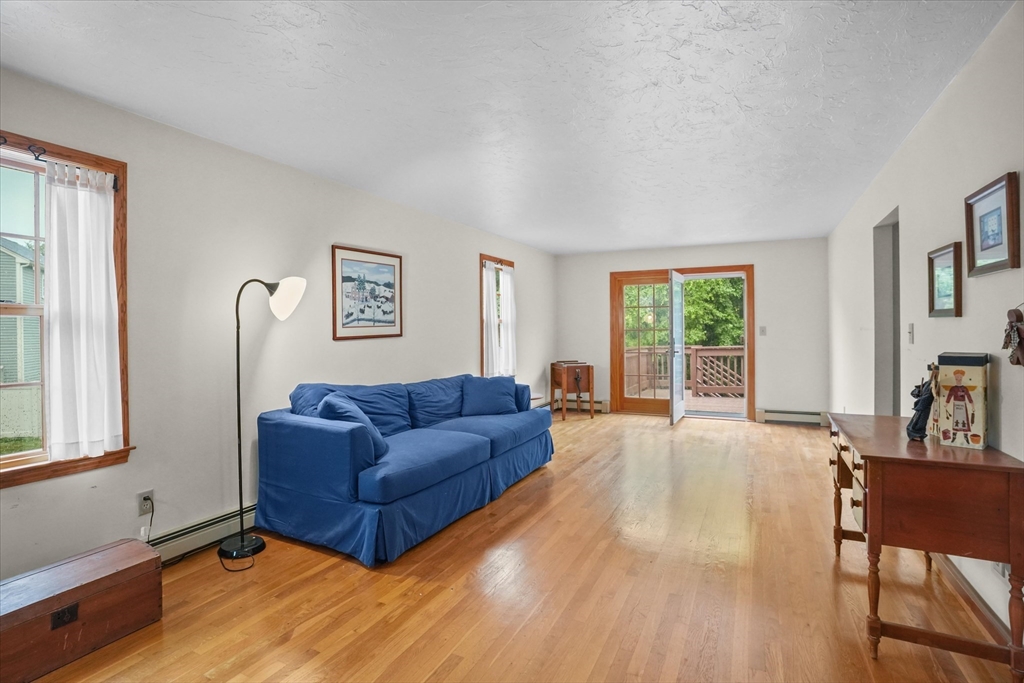39 Harriman Road Hudson, MA 01749 - Photo 11 of 36 Gallery Image 11