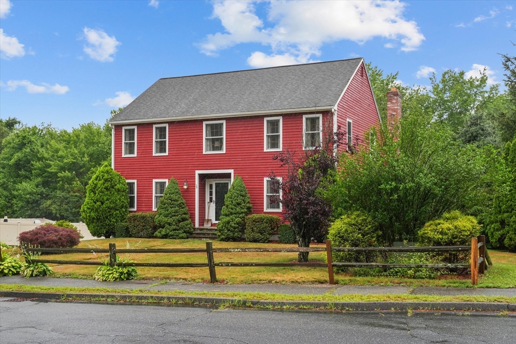 39 Harriman Road Hudson, MA 01749 - Photo 2 of 36 Gallery Image 2
