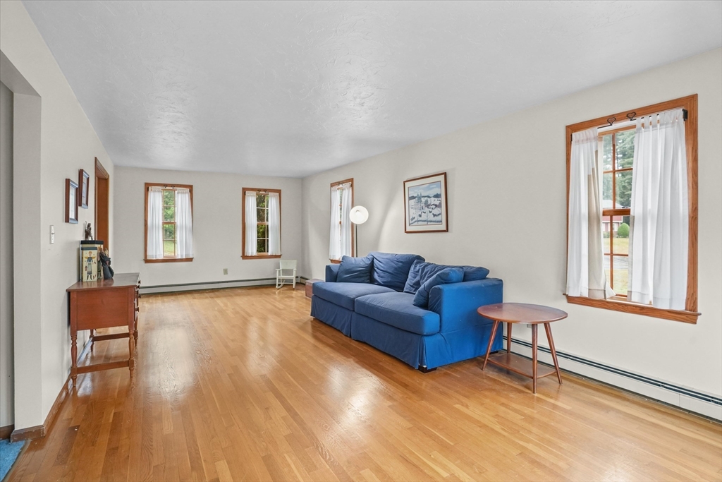 39 Harriman Road Hudson, MA 01749 - Photo 9 of 36 Gallery Image 9
