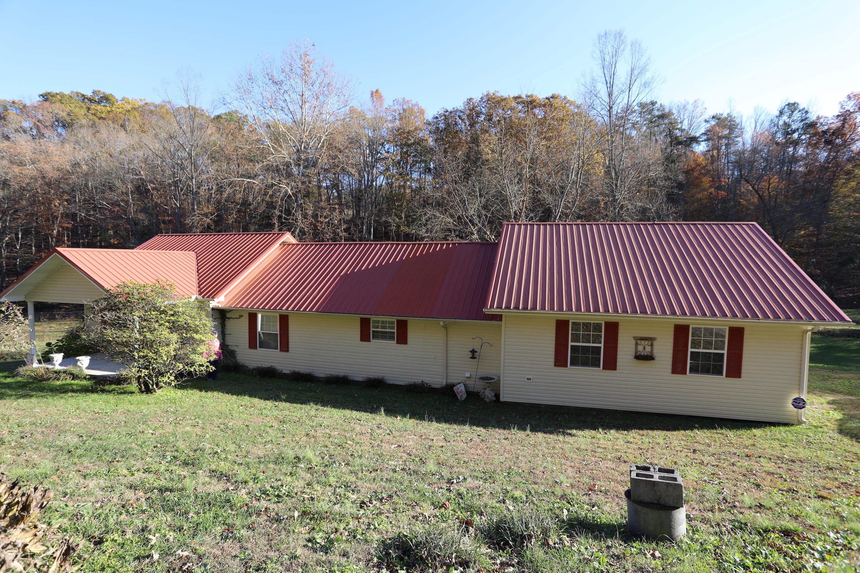 293 Berry Hollow Road Speedwell, TN 37870 - Photo 1 of 31 5R9A7943