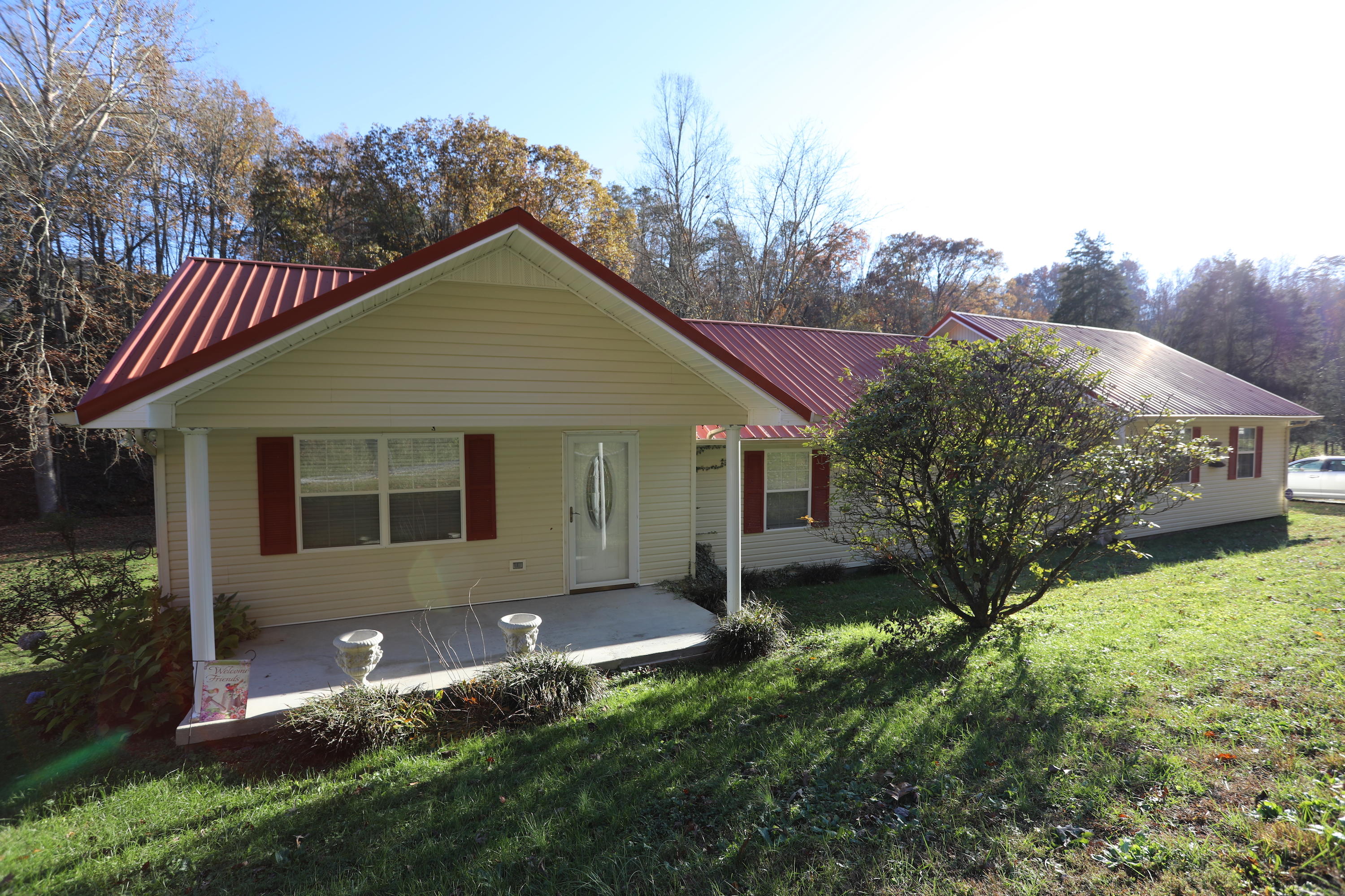 293 Berry Hollow Road Speedwell, TN 37870 - Photo 3 of 31 Front