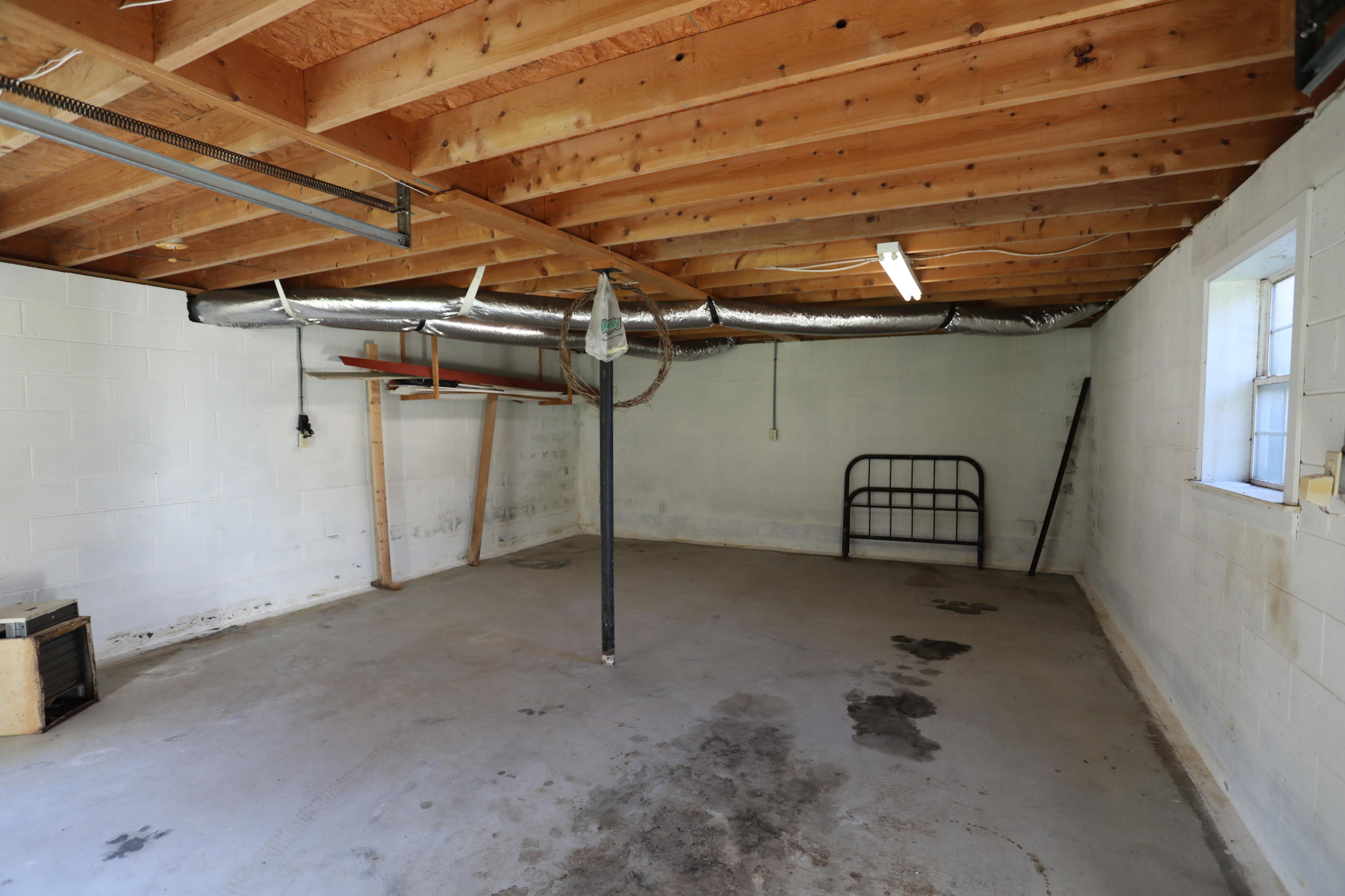 293 Berry Hollow Road Speedwell, TN 37870 - Photo 27 of 31 Basement garage