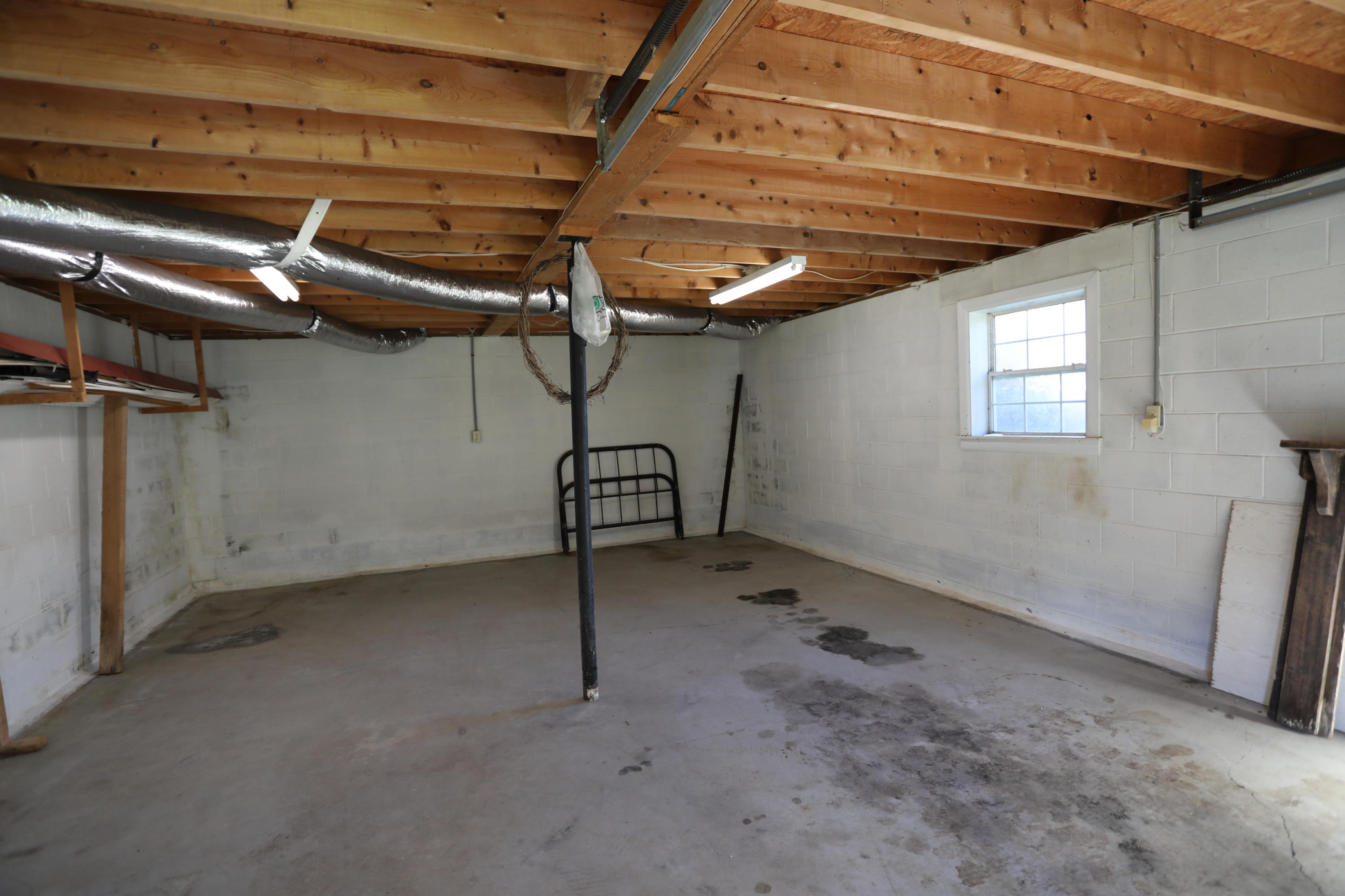 293 Berry Hollow Road Speedwell, TN 37870 - Photo 28 of 31 Basement Garage