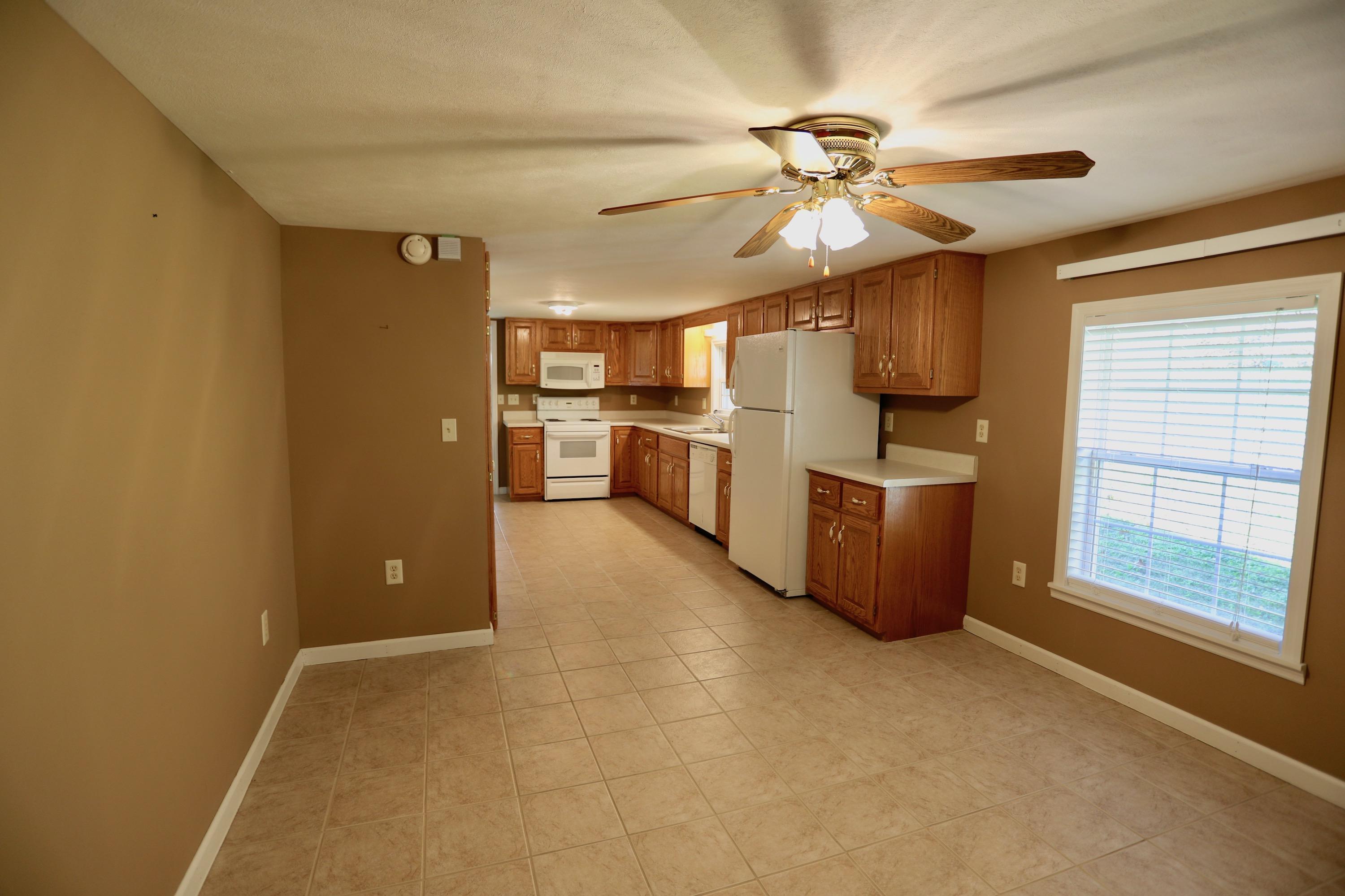 293 Berry Hollow Road Speedwell, TN 37870 - Photo 9 of 31 Kitchen/dining
