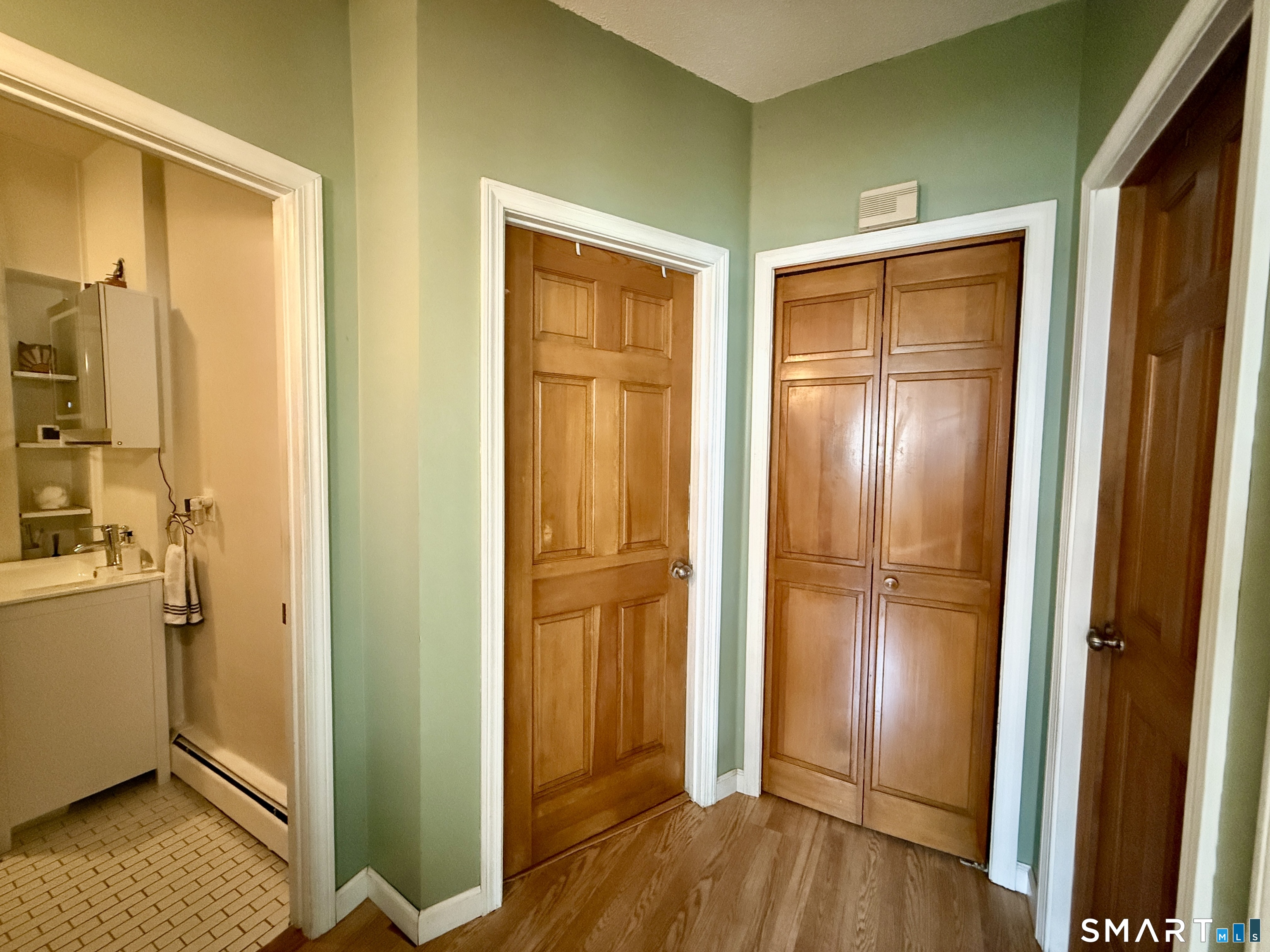 46 Windsor Street Waterbury, CT 06708 - Photo 16 of 30