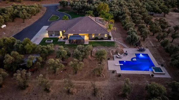 $985,000 | 5250 West Lake Rd Valley Springs, Valley Springs, CA 95252