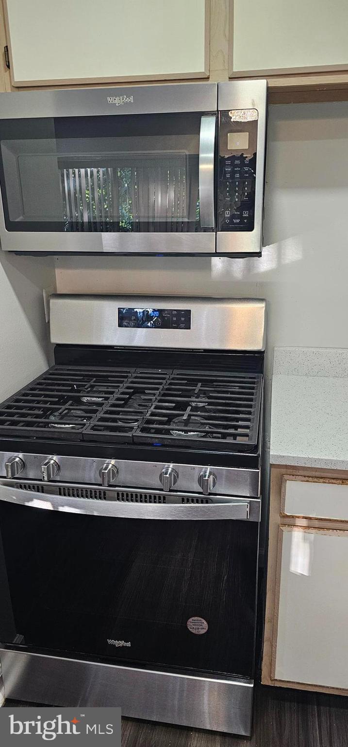 1802 Metzerott Road, Unit 503 Silver Spring, MD 20903 - Photo 5 of 11 a close view of stove