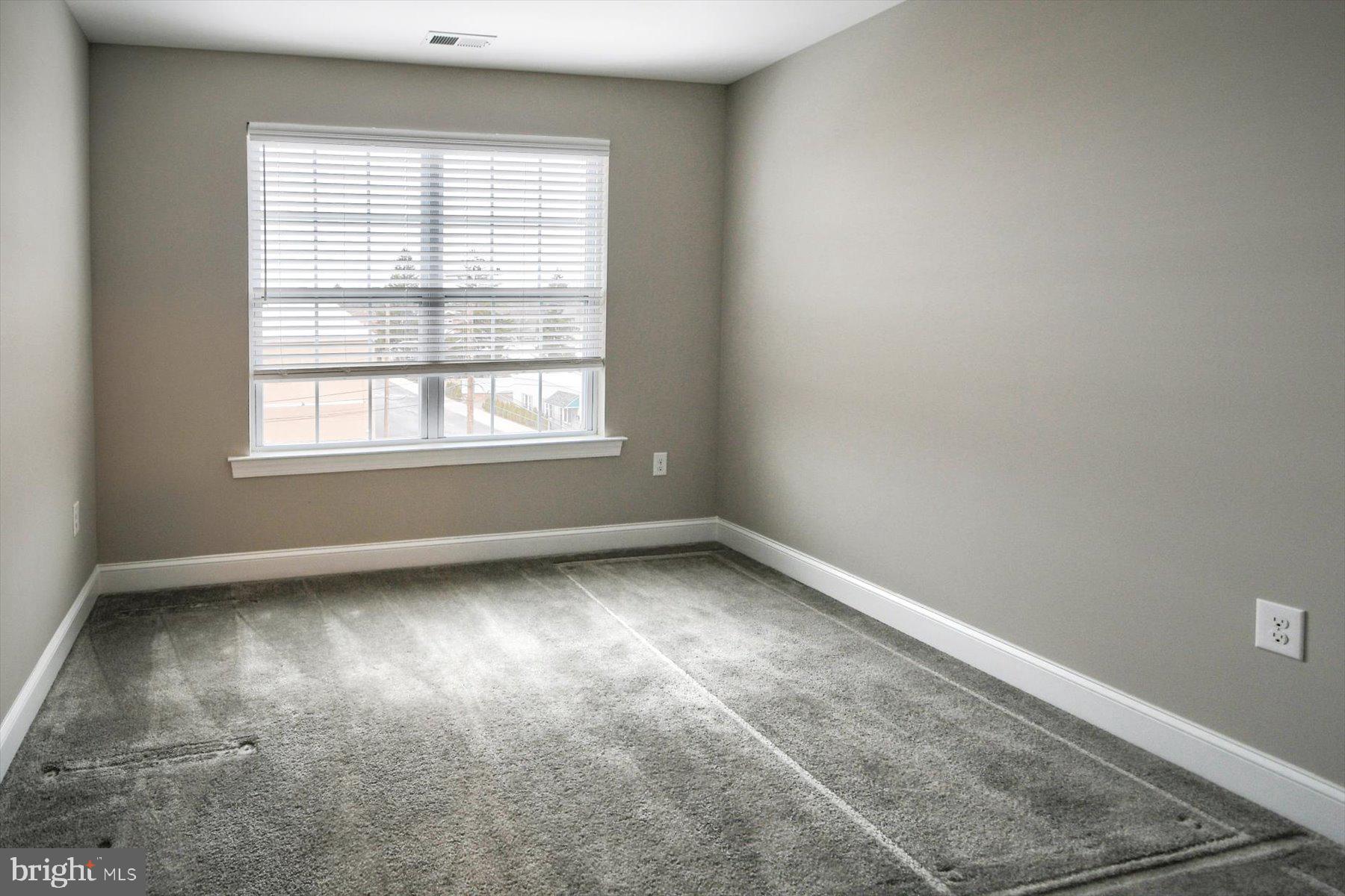 39 North Mitchell Avenue Lansdale, PA 19446 - Photo 24 of 39 an empty room with a window