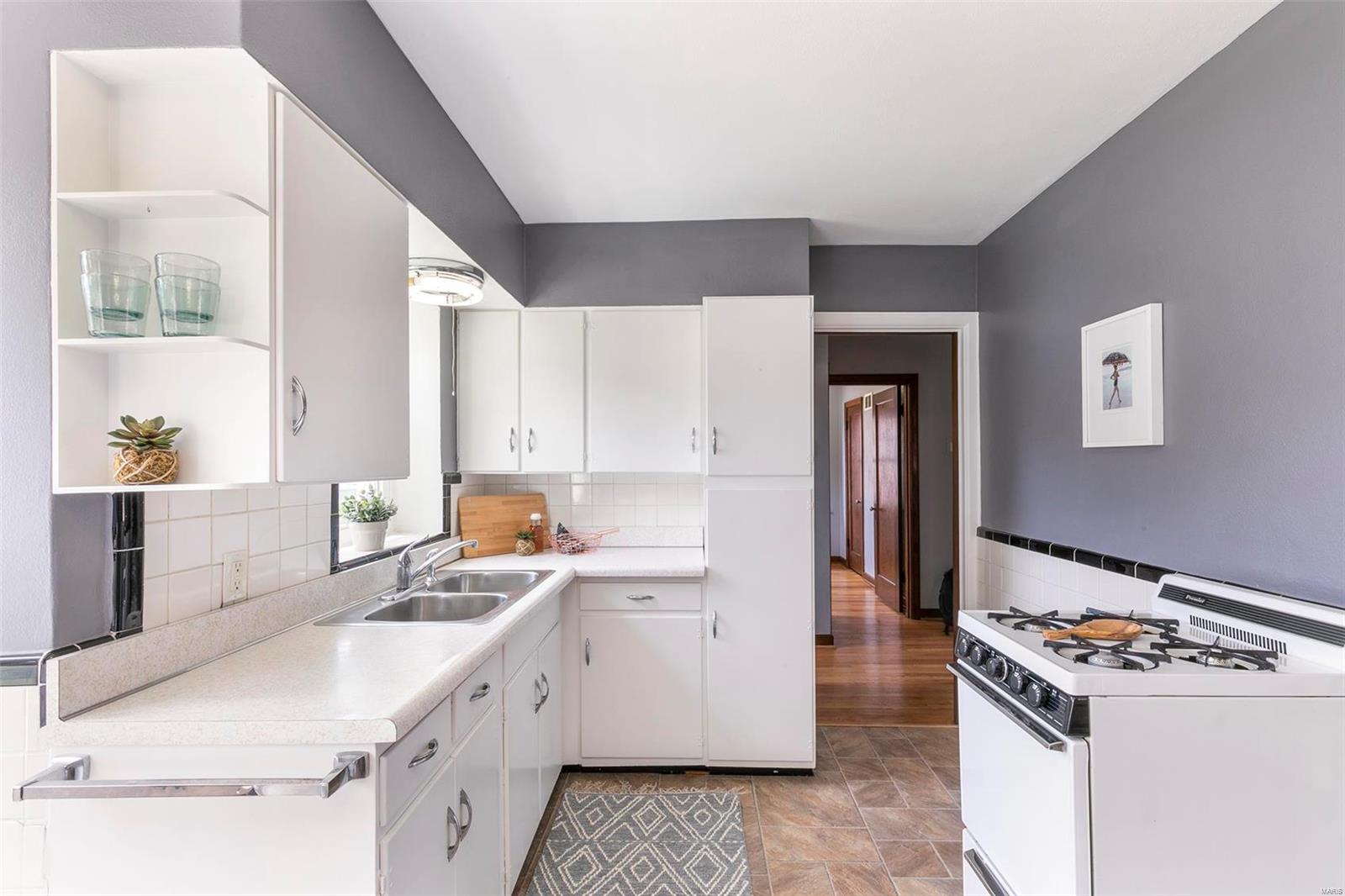 5846 Rhodes Avenue St. Louis, MO 63109 - Photo 8 of 25 Gallery Image 8