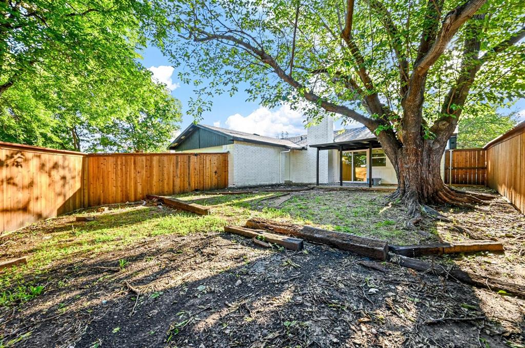11919 Bushmills Road Dallas, TX 75243 - Photo 3 of 19
