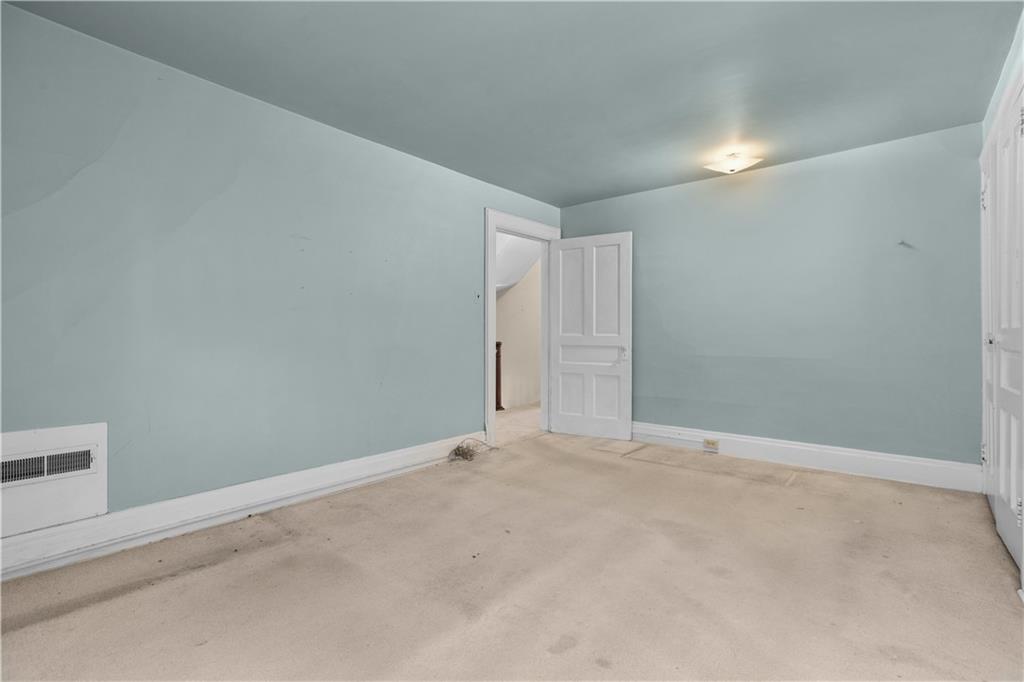 706 Nevin Avenue Sewickley, PA 15143 - Photo 21 of 40 an empty room with an entryway
