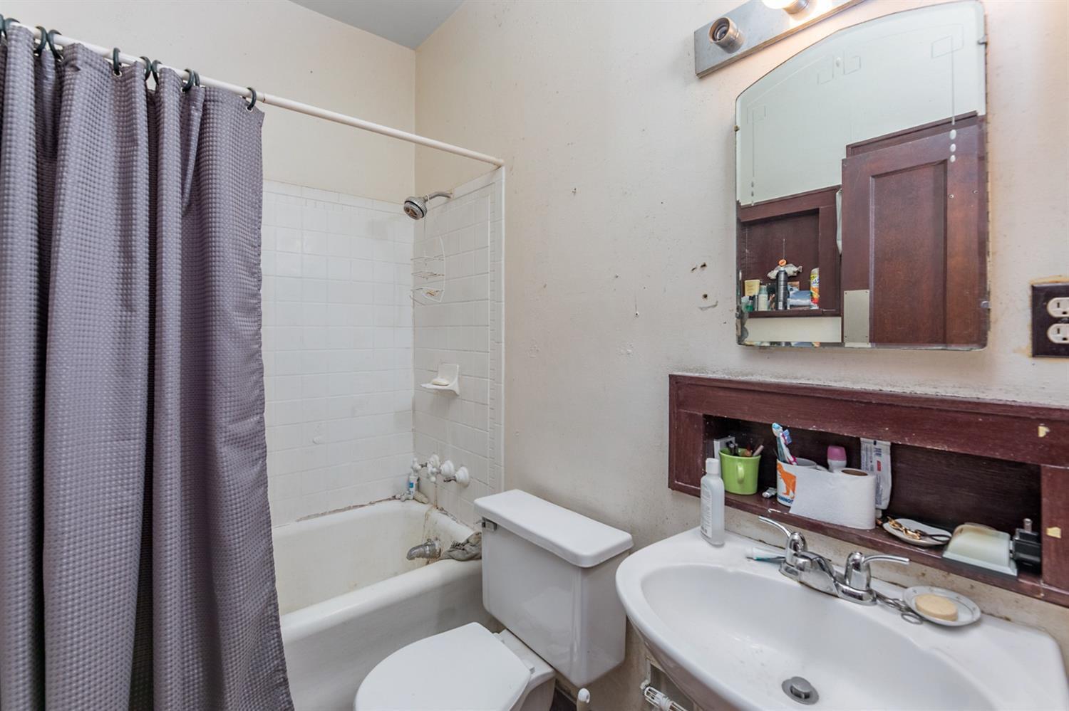 6752 Murray Road Cincinnati, OH 45227 - Photo 18 of 25 Gallery Image 18