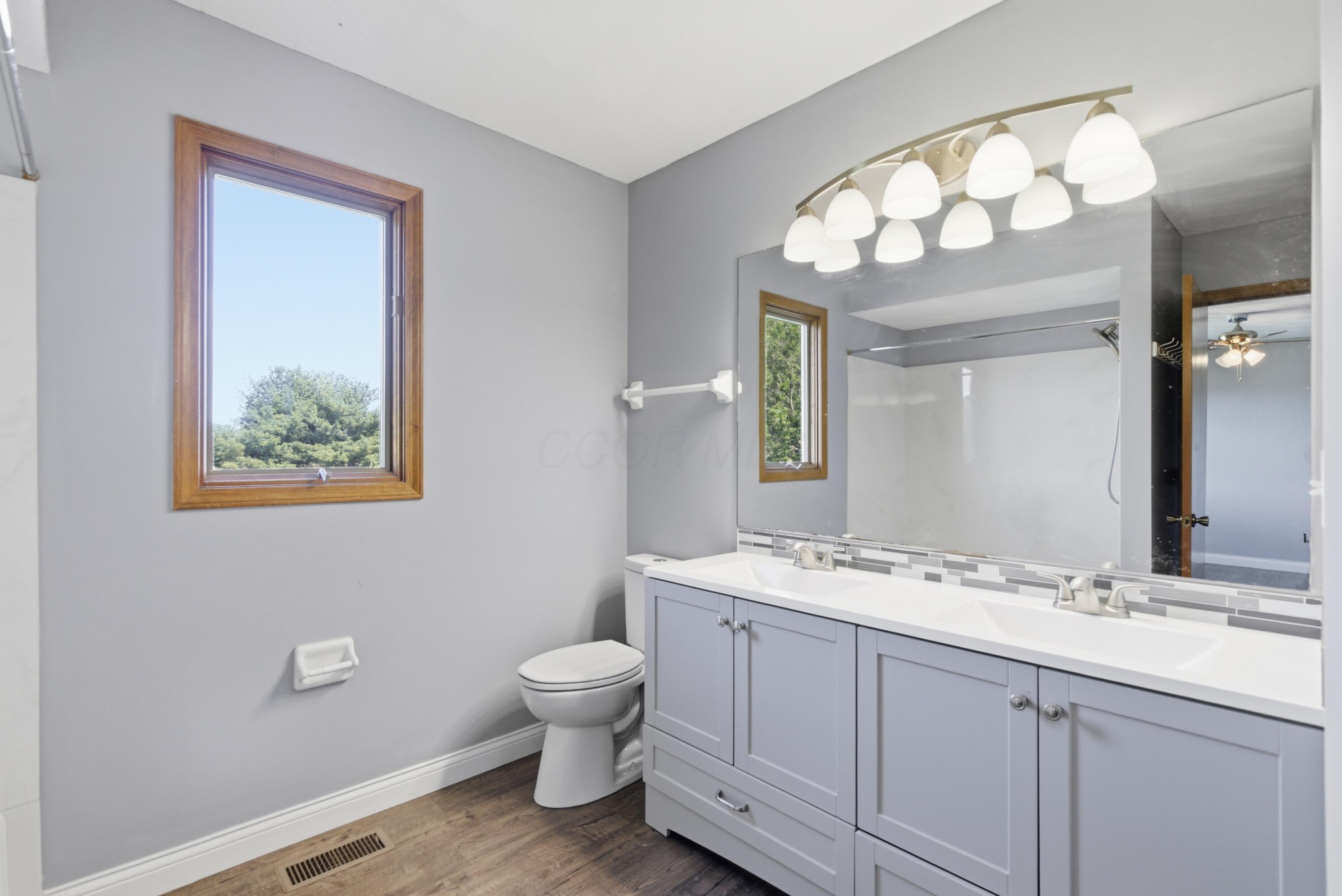 3765 Piatt Road Delaware, OH 43015 - Photo 21 of 31 Full bath upstairs
