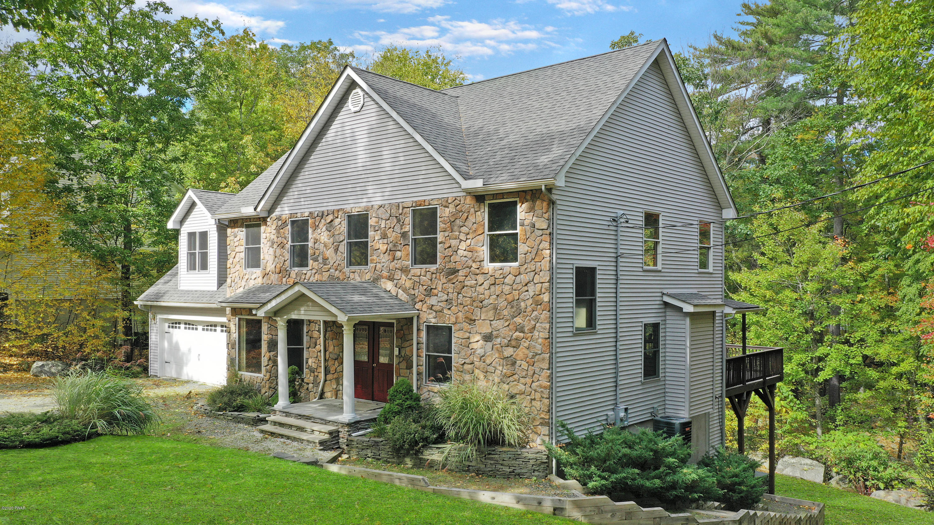 104 Maple Ridge Drive Hawley, PA 18428 - Photo 2 of 43 DAF7229D3A1439EE02E6E2E6D7DD00BF