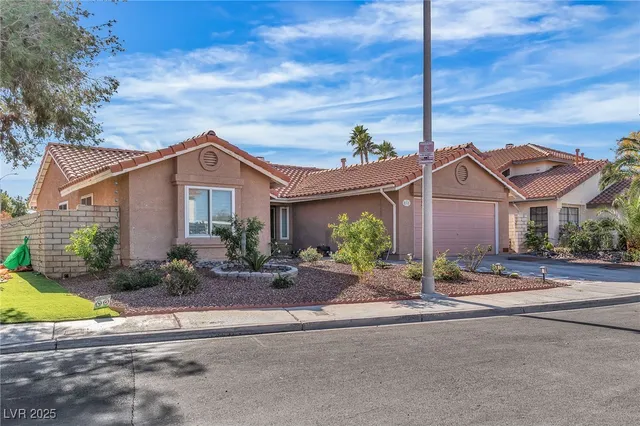 $3,300 | 2312 Fairbourne Way, Henderson, NV 89074