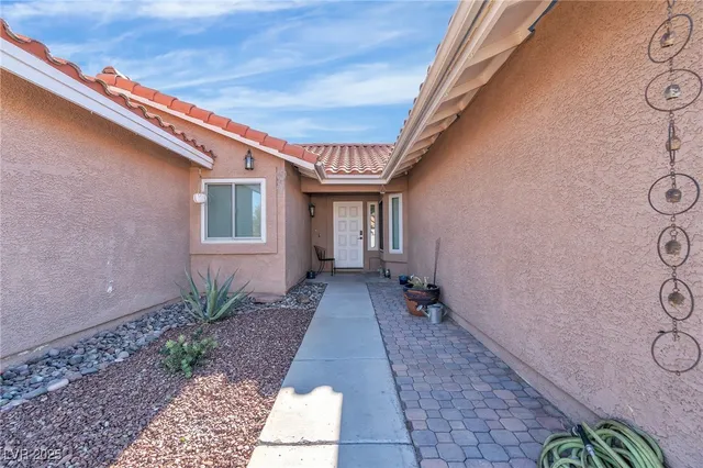 $3,300 | 2312 Fairbourne Way, Henderson, NV 89074