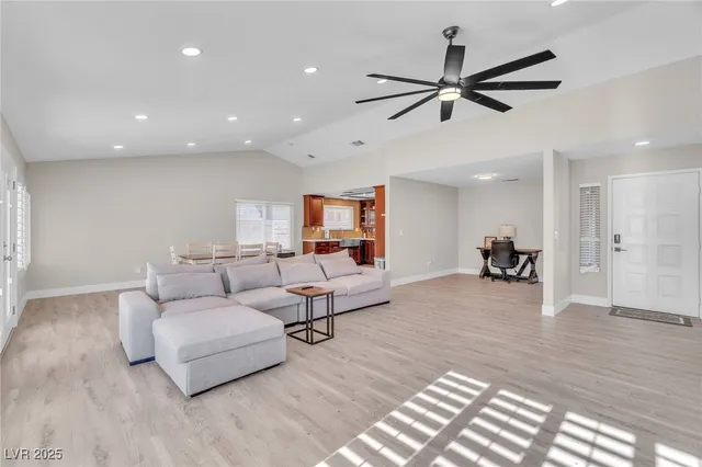 $3,300 | 2312 Fairbourne Way, Henderson, NV 89074