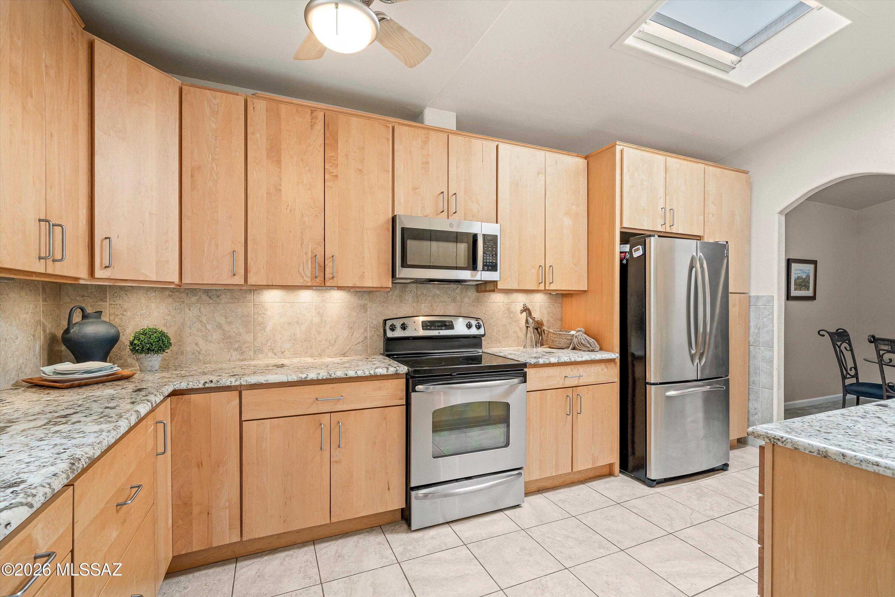7402 East Wandering Road Tucson, AZ 85750 - Photo 13 of 38 Kitchen